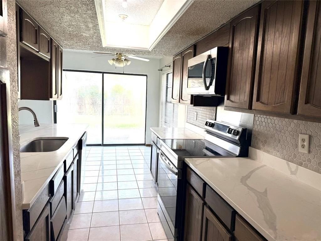 3309 Ivanhoe Ln - Photo 6 of 17