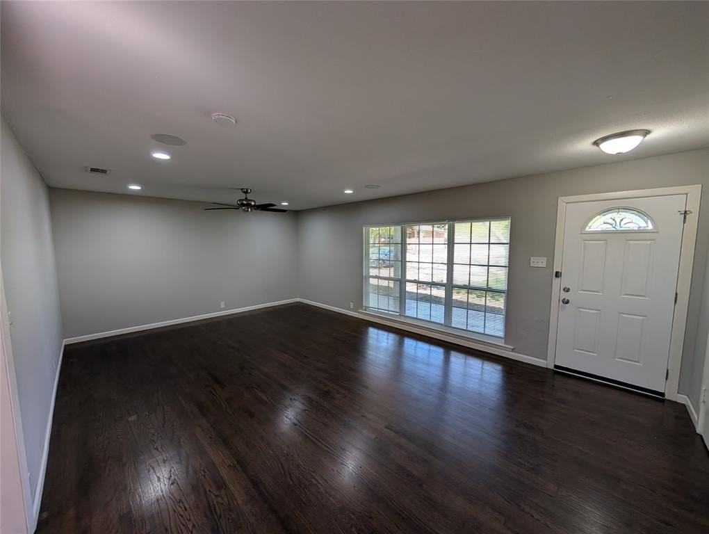 806 Cedar St - Photo 3 of 19