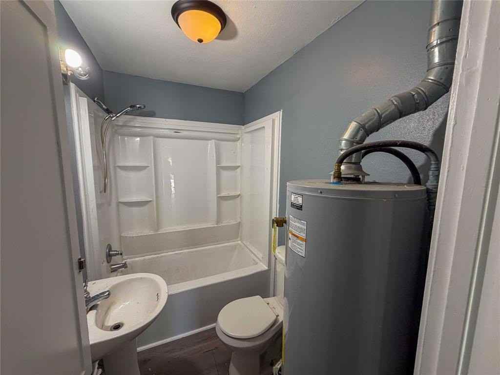 627 E Woodard St - Photo 7 of 8