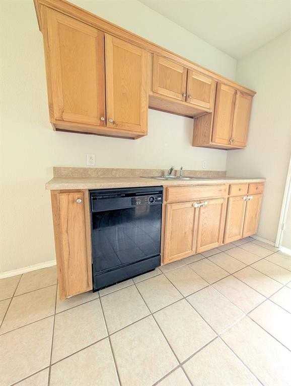 120 Collett Ct - Photo 3 of 10