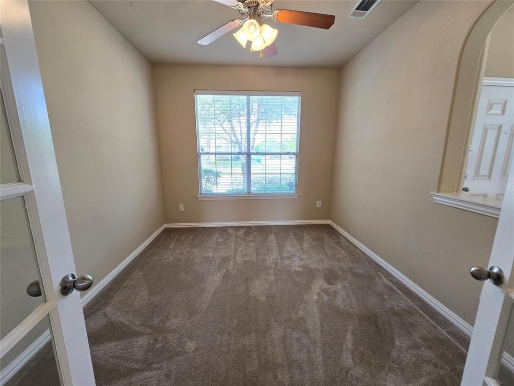 687 Morgan Dr - Photo 5 of 36