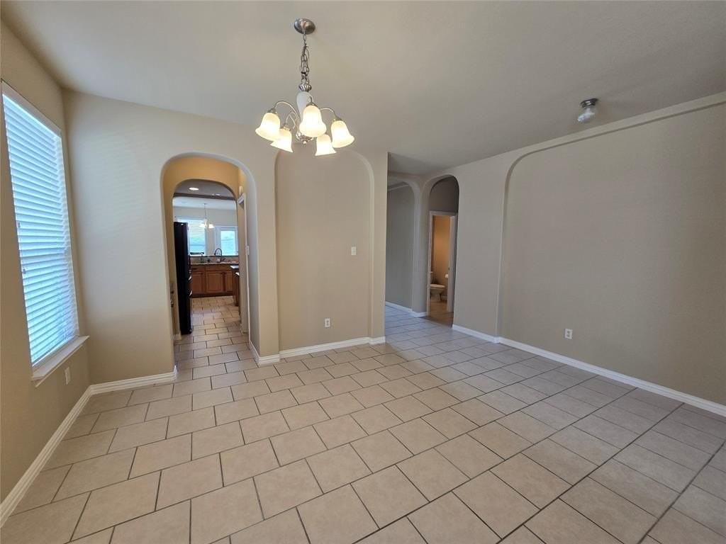 687 Morgan Dr - Photo 6 of 36