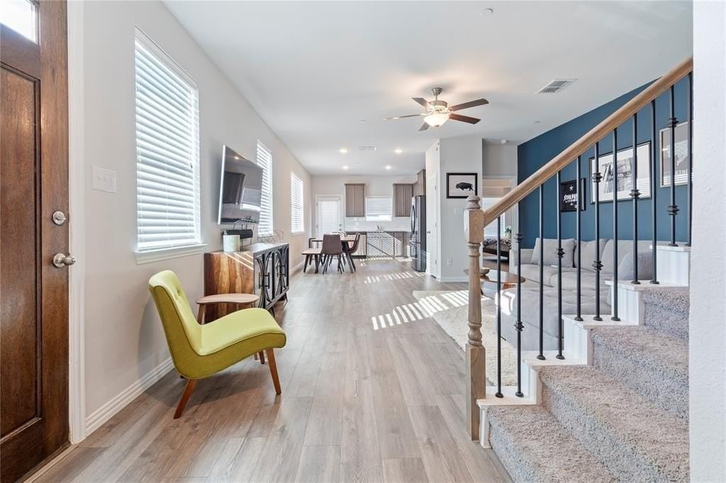 1141 Rusk Way - Photo 7 of 37