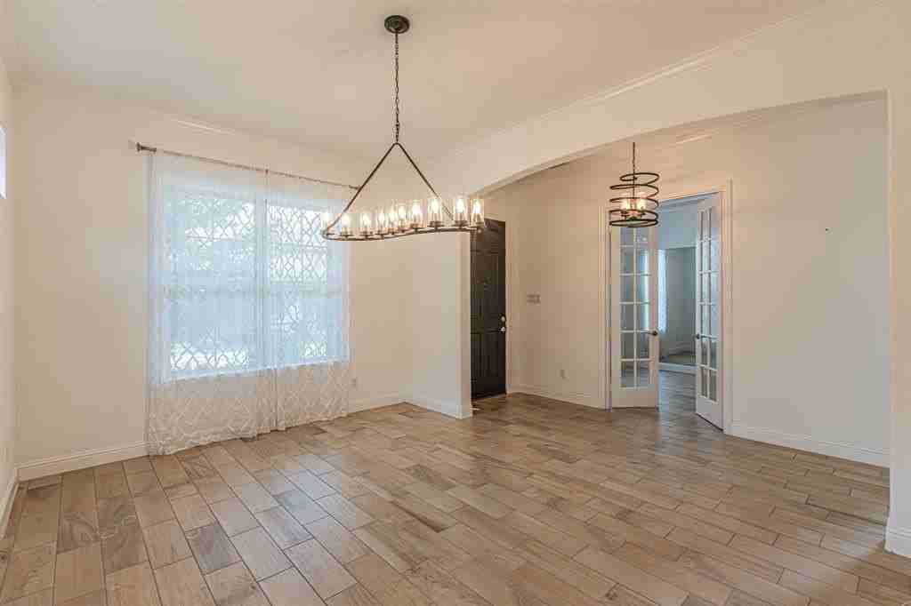 17644 Sequoia Dr - Photo 3 of 38