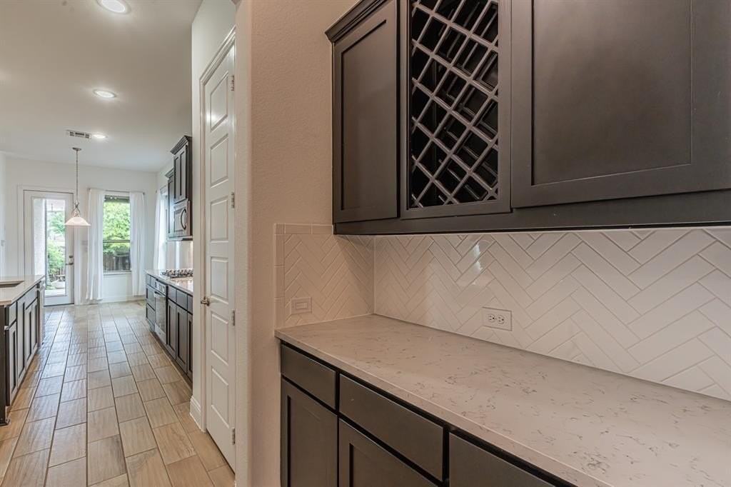 17644 Sequoia Dr - Photo 7 of 38