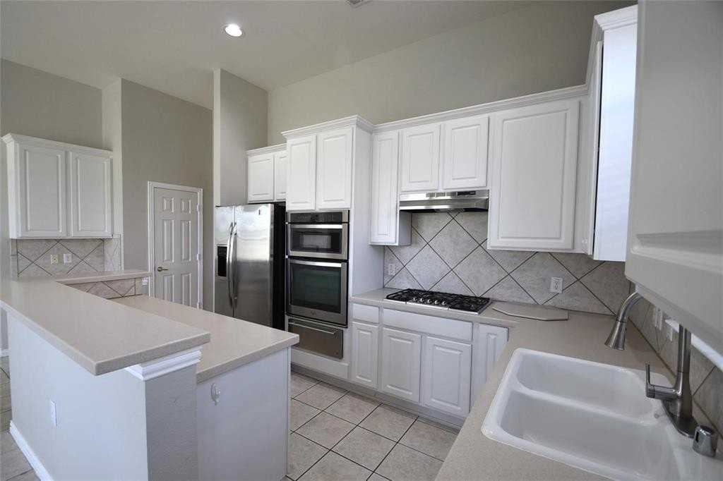 1380 Sagebrook Dr - Photo 3 of 28