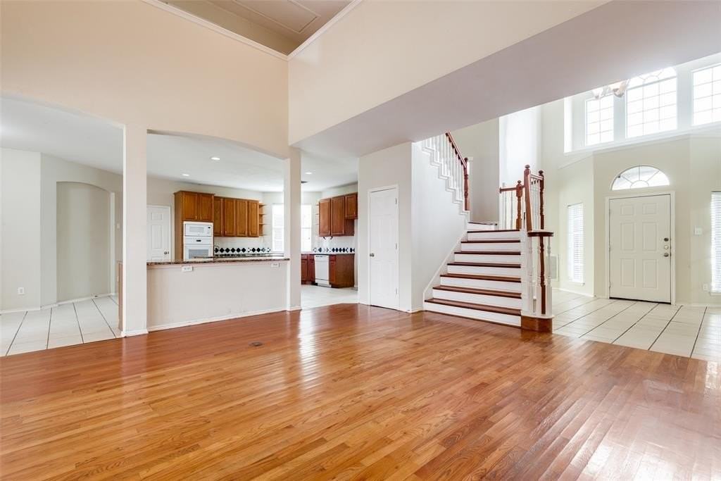 2904 Woods Dr - Photo 3 of 25