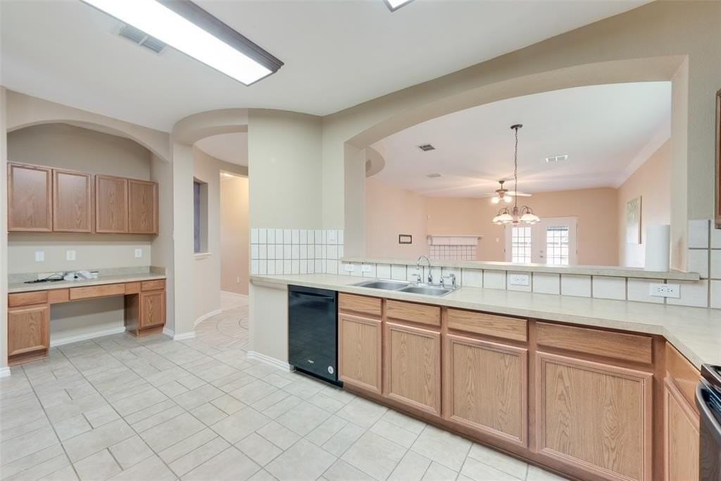 4512 Shade Tree Ct - Photo 7 of 19