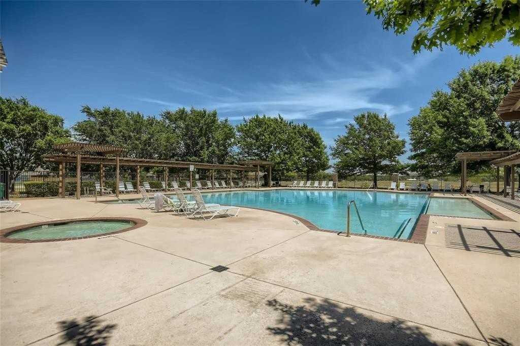 9917 George Bush Dr - Photo 4 of 40