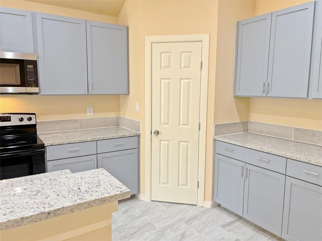 1311 Wright St - Photo 6 of 9