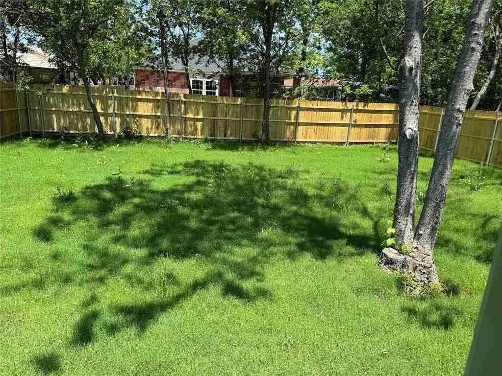 3912 Oneal St - Photo 3 of 18