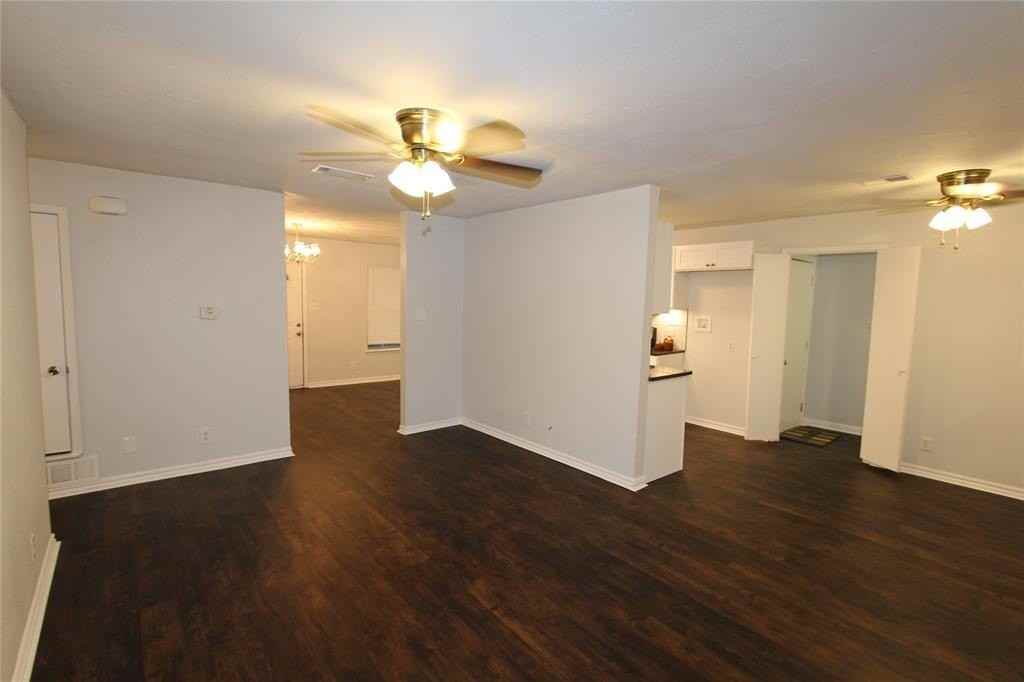 737 Holiday Dr - Photo 6 of 20