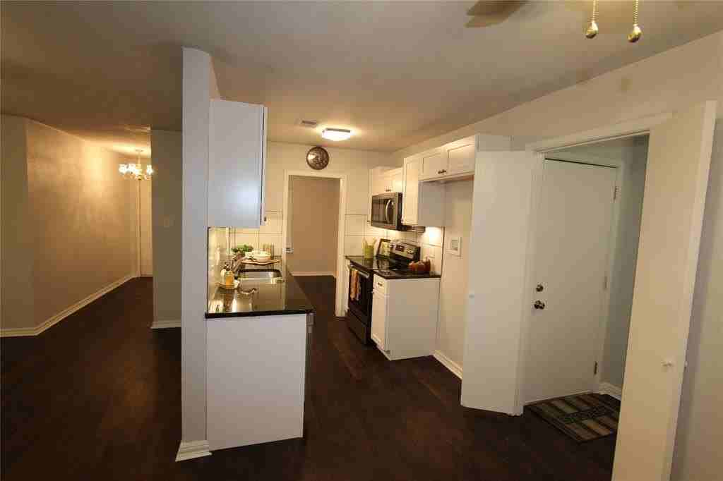 737 Holiday Dr - Photo 7 of 20