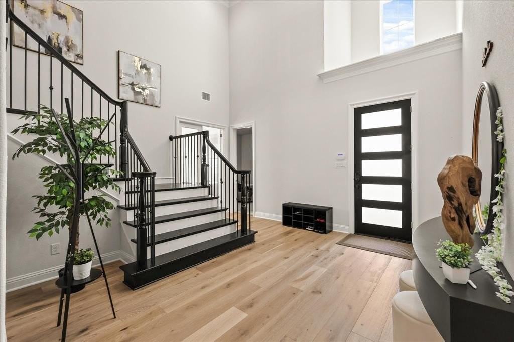 3132 Sherlock Ln - Photo 2 of 40