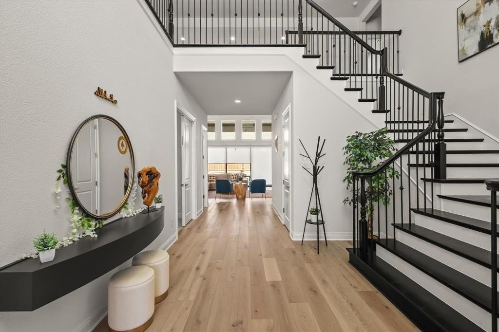 3132 Sherlock Ln - Photo 3 of 40