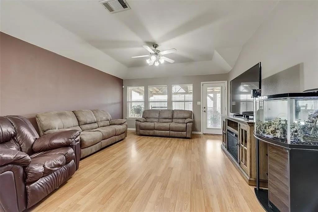 3608 Cottonwood Rd - Photo 6 of 21