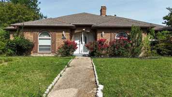 featured image of 613 Palomar Ln