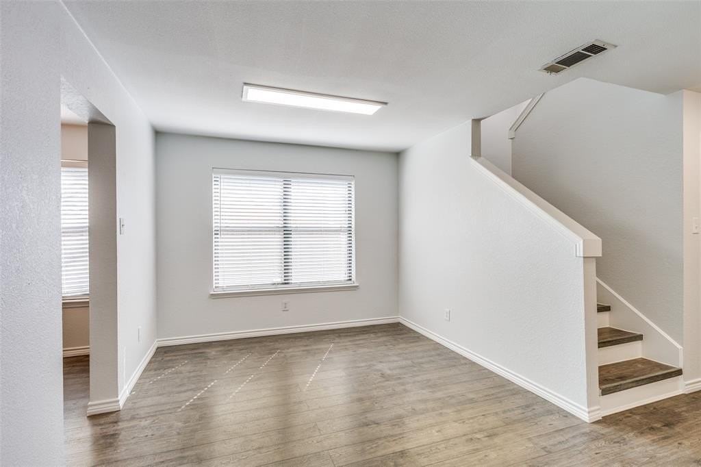 781 Chateau Ln - Photo 2 of 12