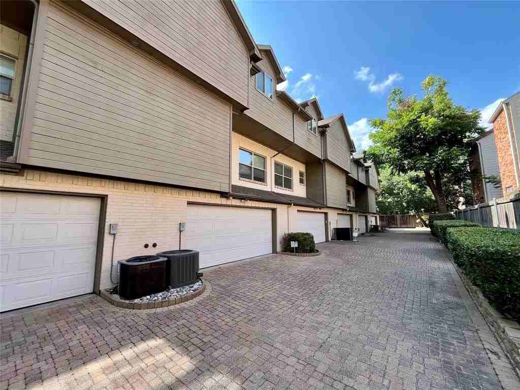 3414 Mcfarlin Blvd #3 - Photo 4 of 17