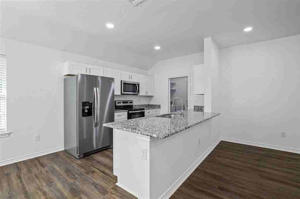 1714 Woodlawn Blvd - Photo 4 of 13