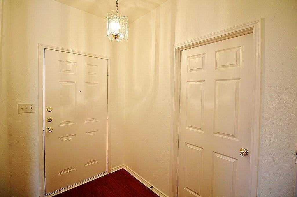 2620 Fondren Rd - Photo 2 of 21