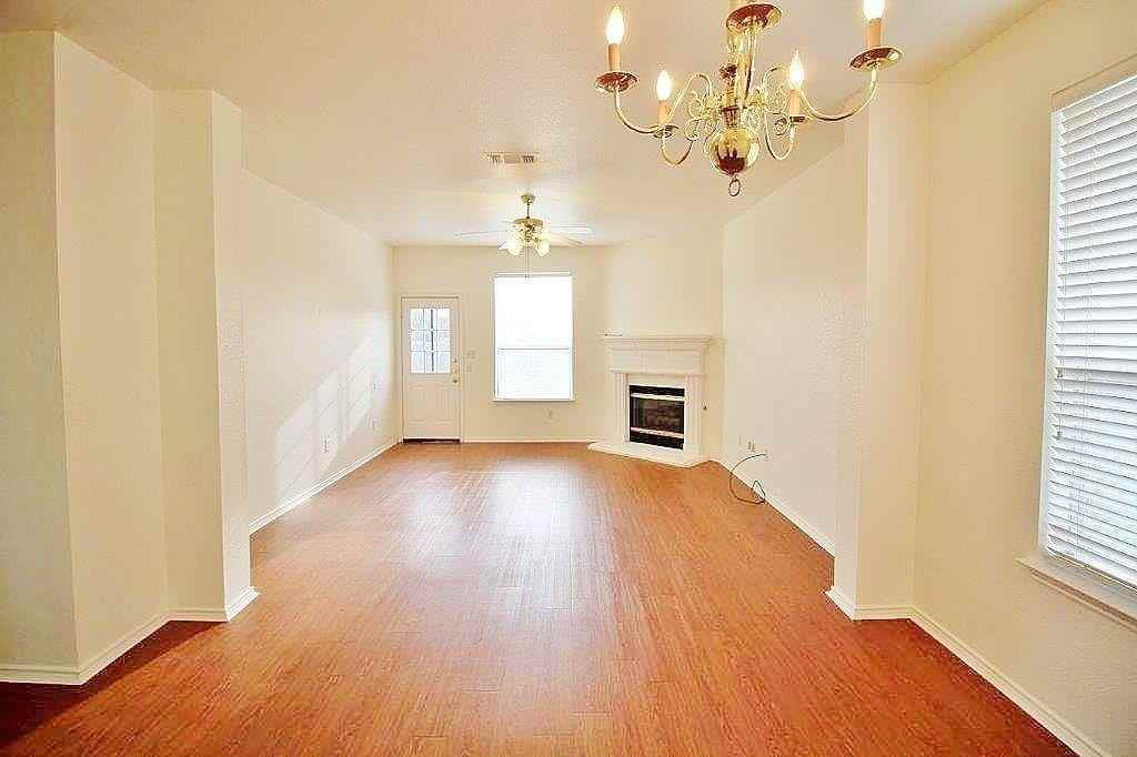 2620 Fondren Rd - Photo 3 of 21