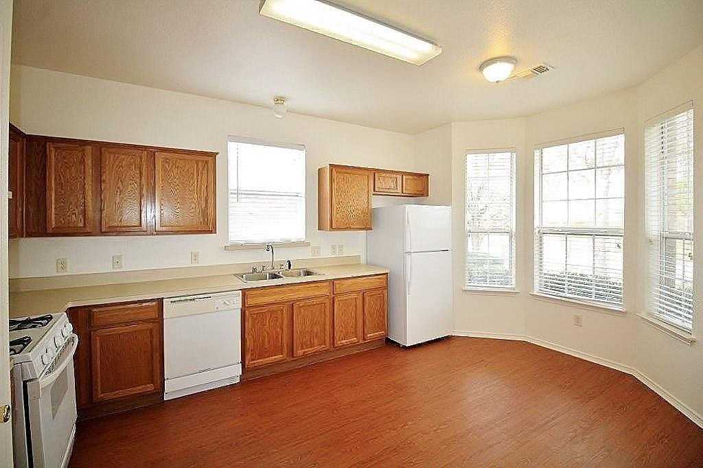 2620 Fondren Rd - Photo 7 of 21