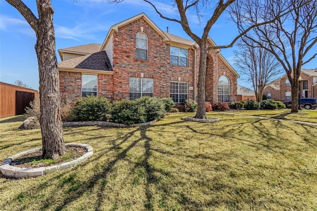 9008 Culberson Dr - Photo 2 of 26