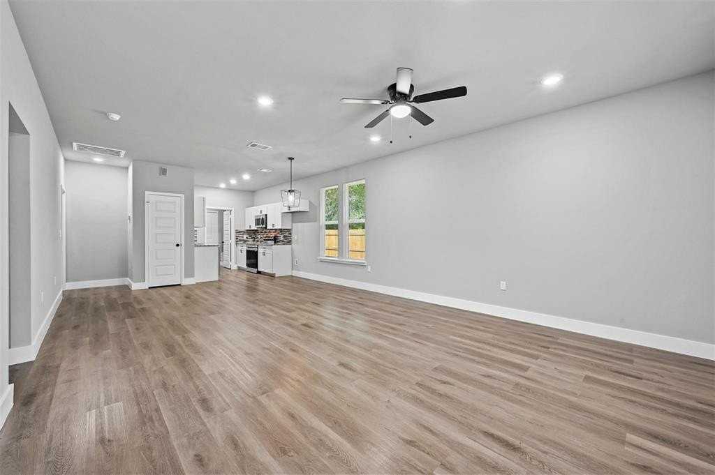 6147 Shawnee Dr - Photo 2 of 19