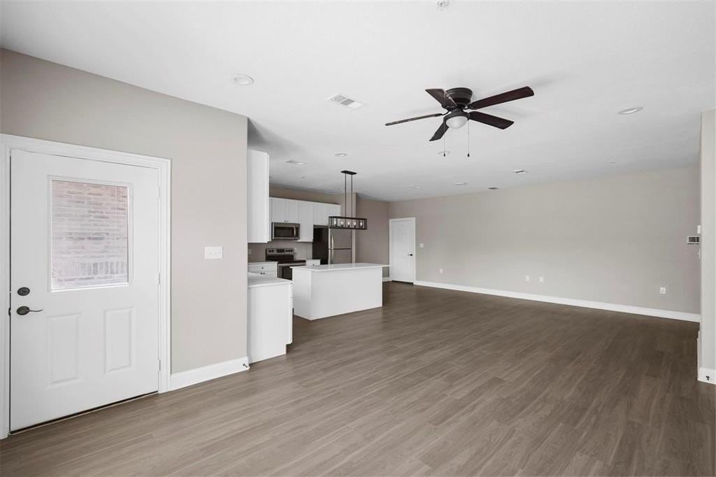 1003 Debby Ct - Photo 2 of 25