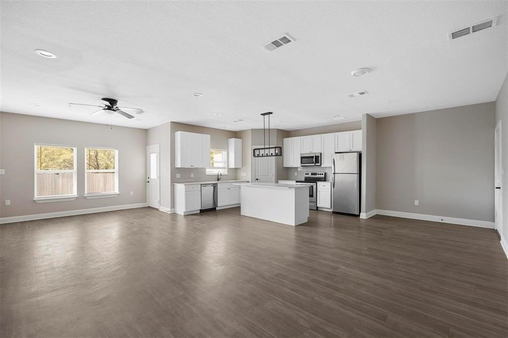 1003 Debby Ct - Photo 3 of 25