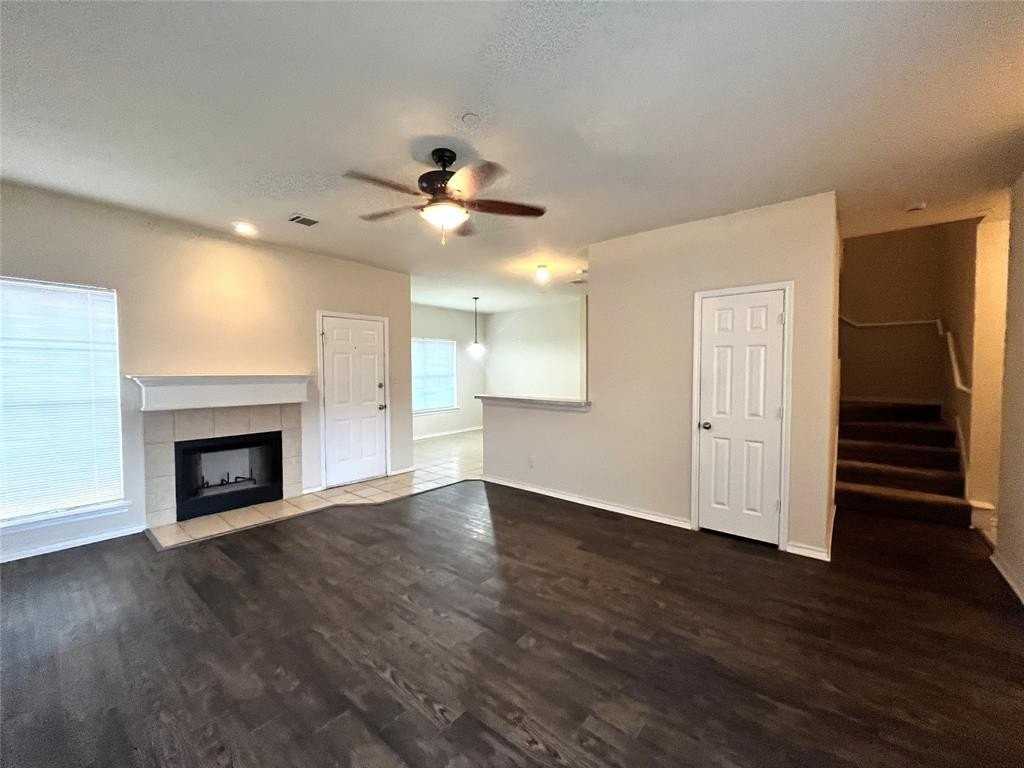 3259 Wexford Dr - Photo 2 of 33