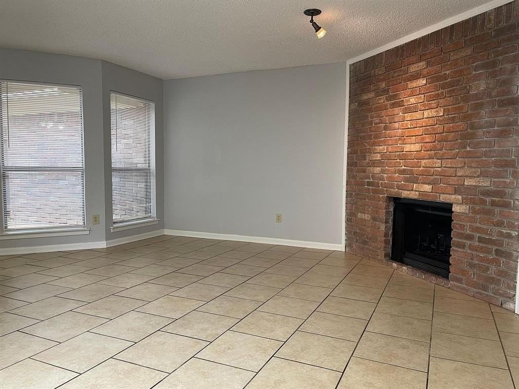 6715 Crestmont Ct #6715 - Photo 3 of 20