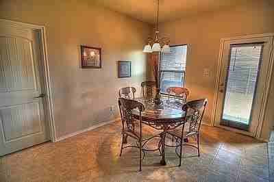 1111 Bexar Ave - Photo 7 of 20