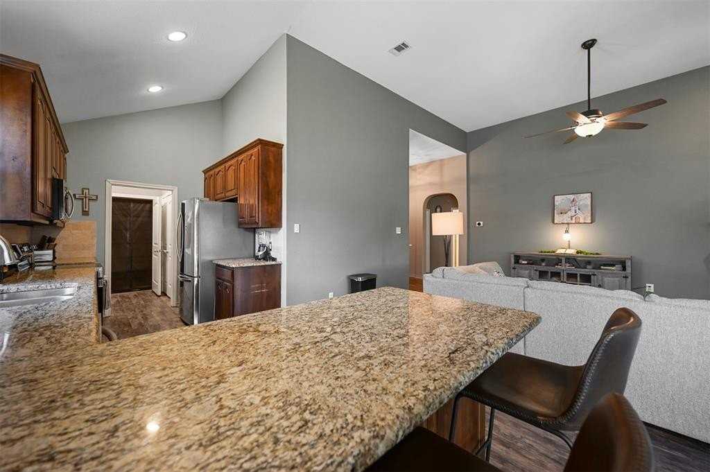 5321 Thornbush Dr - Photo 6 of 20