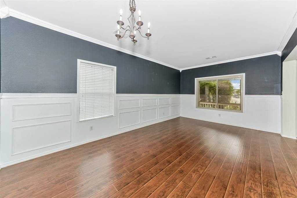 1020 Breeders Cup Dr - Photo 6 of 40