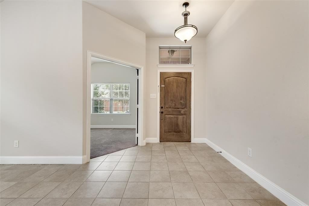 766 Ruffian Way - Photo 3 of 28