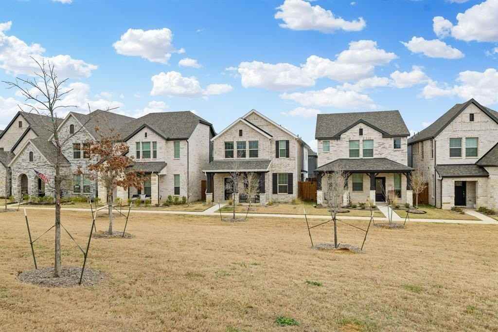 2724 Big Bend Mews - Photo 3 of 40