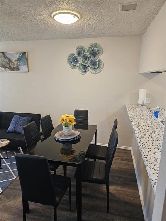 1728 Crest Point Dr - Photo 3 of 10