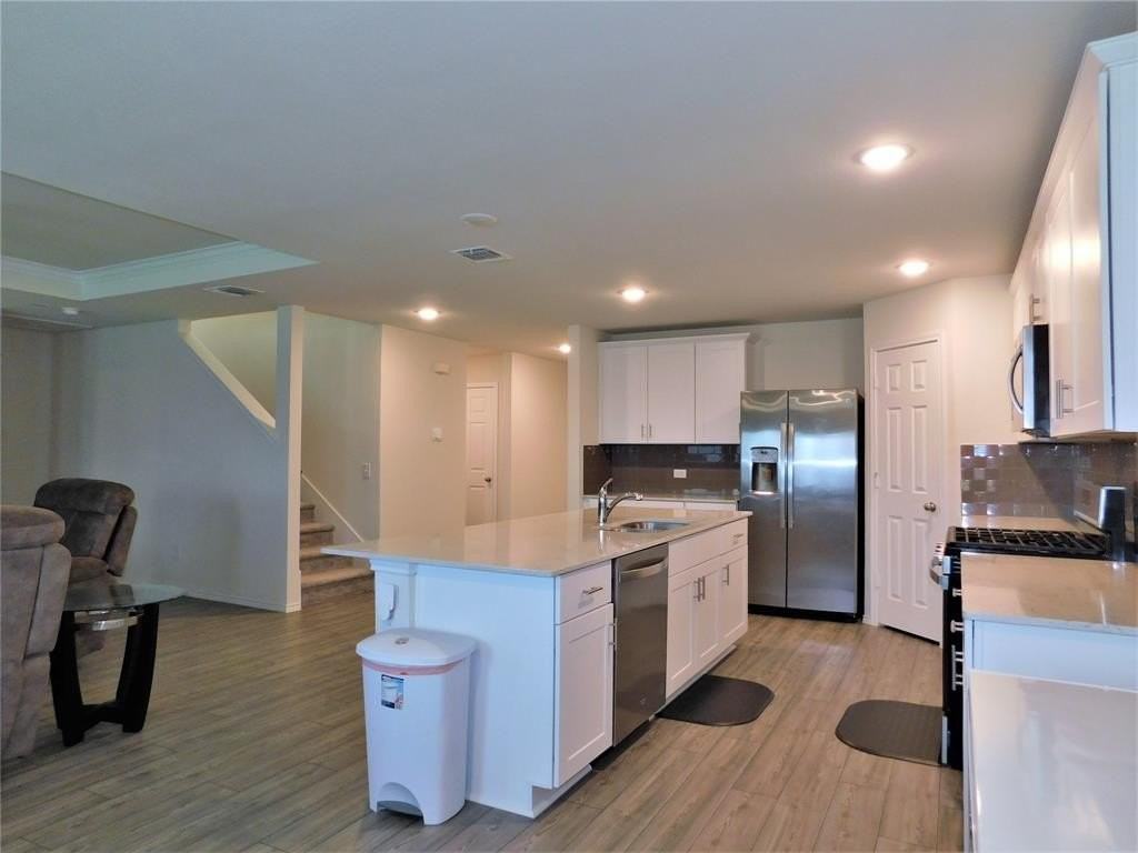 1016 Binney Dr - Photo 7 of 28