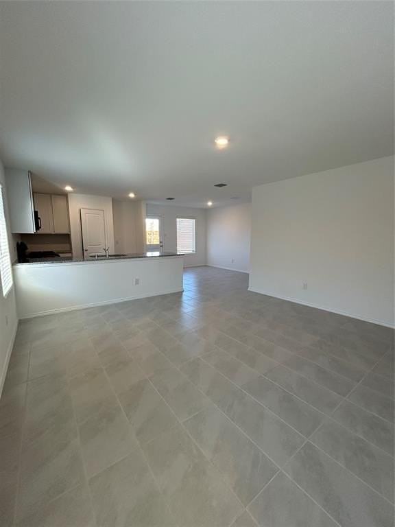 2813 Watchpoint Rd - Photo 3 of 8