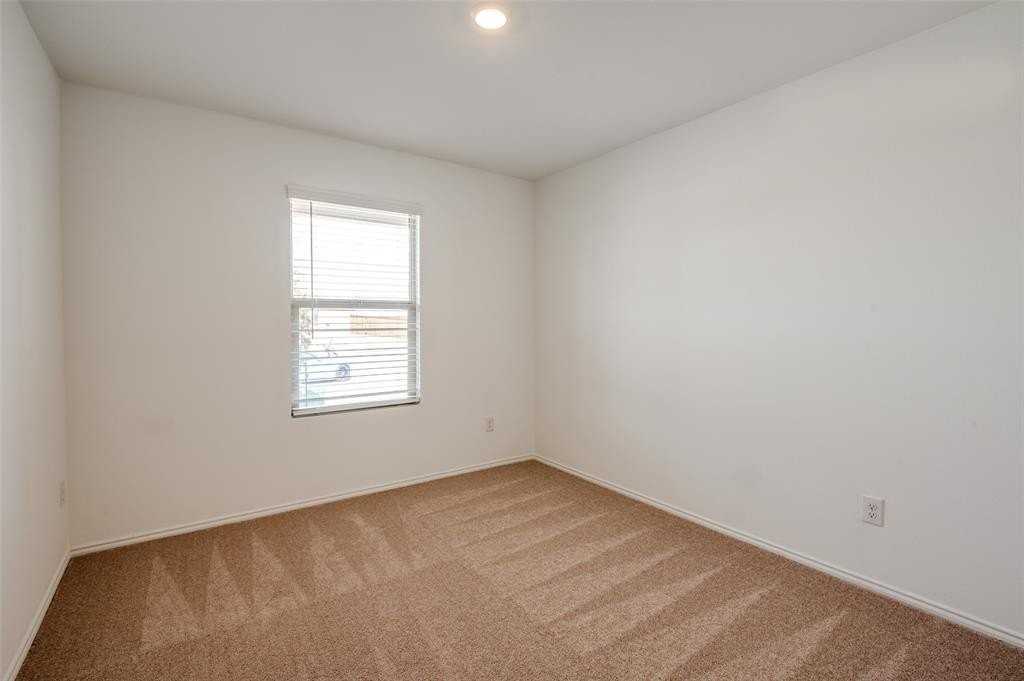 2813 Watchpoint Rd - Photo 6 of 8