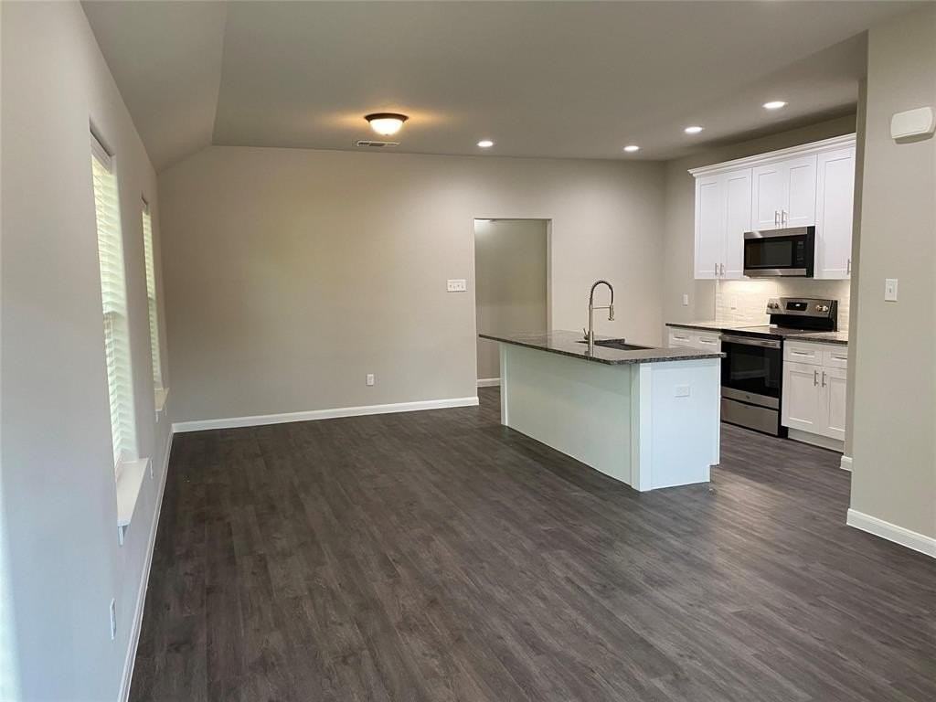 313 E Nelson St - Photo 5 of 21