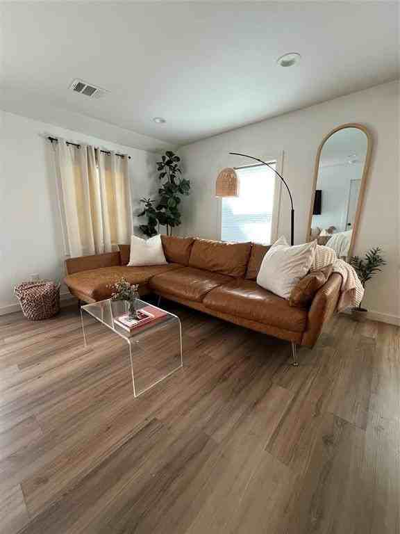 1007 Gallagher St - Photo 2 of 19