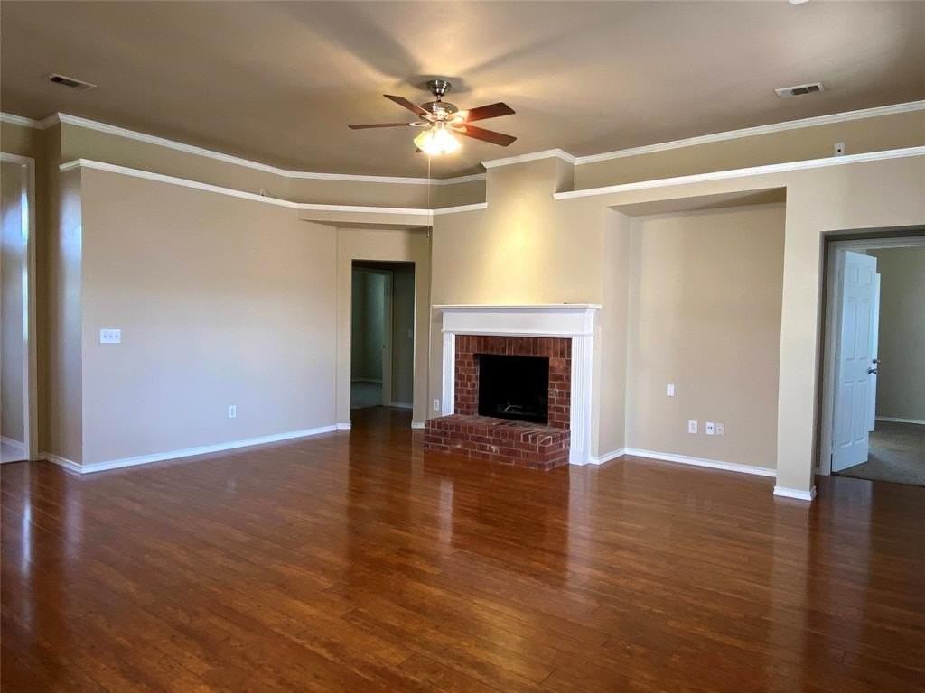 9900 Buckingham Ln - Photo 6 of 15