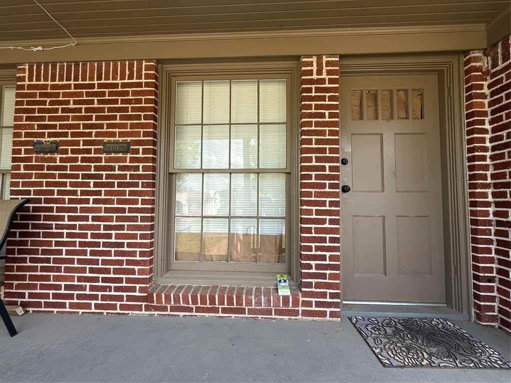 2133 Edwin St - Photo 2 of 18