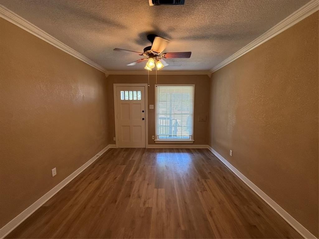 2133 Edwin St - Photo 4 of 18