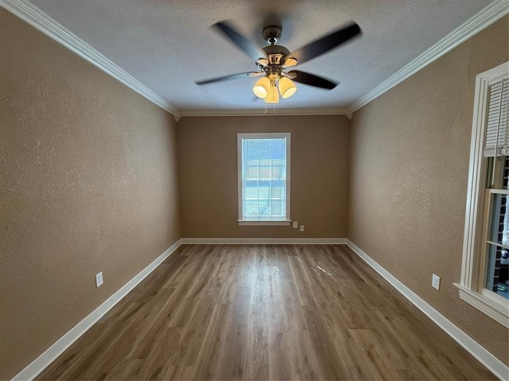 2133 Edwin St - Photo 6 of 18