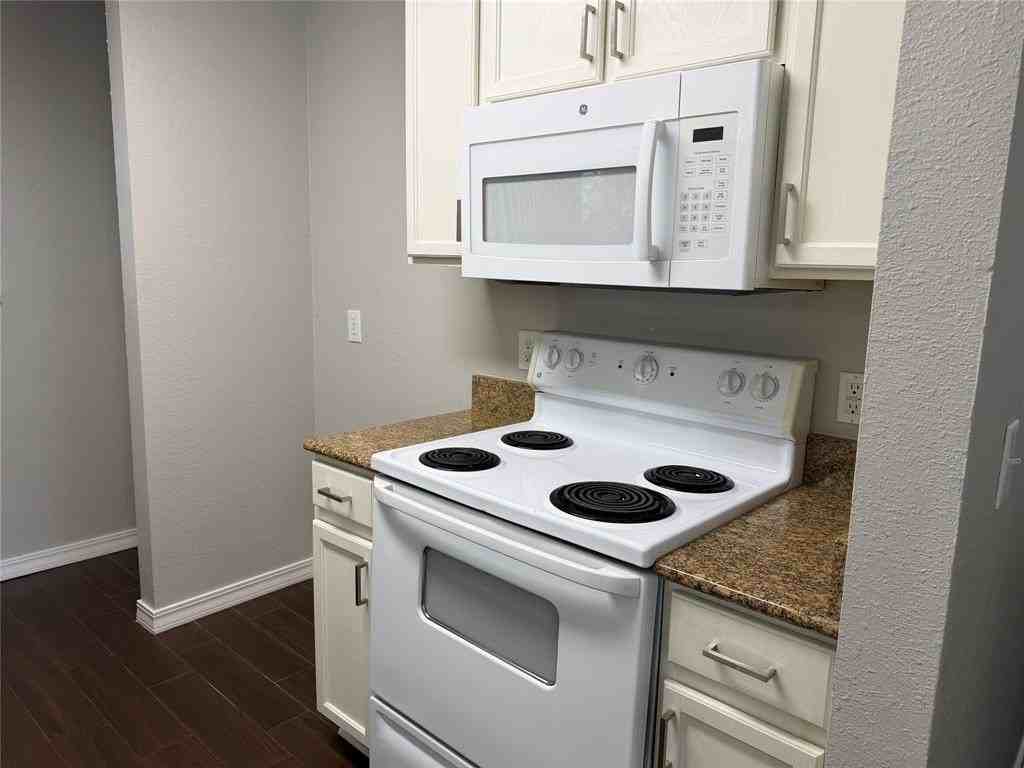 1424 Pheasant Dr - Photo 6 of 29