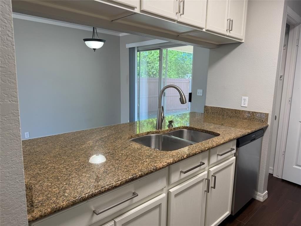 1424 Pheasant Dr - Photo 7 of 29